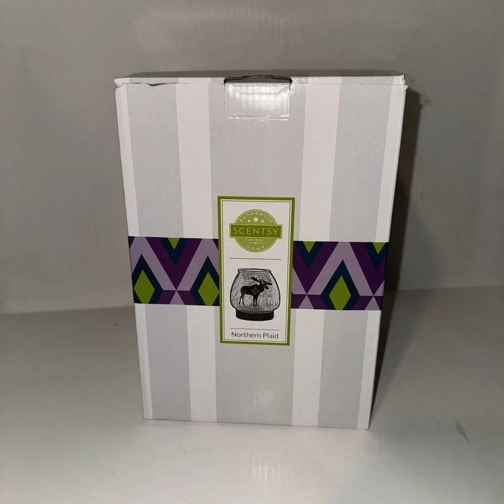 Northern Plaid Scentsy Warmer ||Moose|| Christmas/Holiday Retired